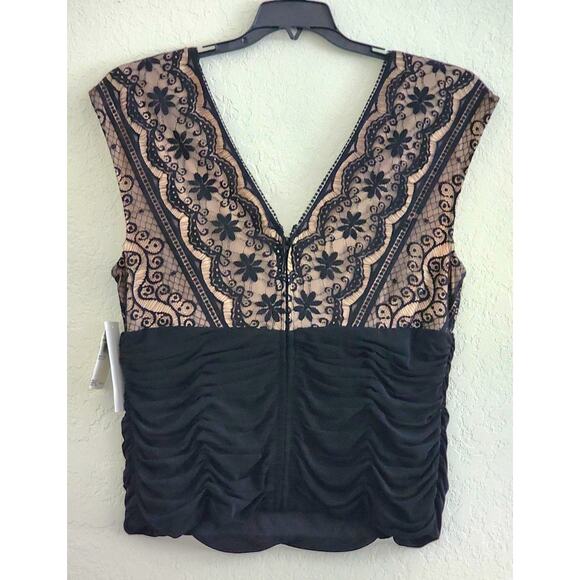 BLOUSE/TOP-ADRIANNA PAPELL Evening Essentials-Lace-Low Cut-Waist Length-16 - Picture 2 of 14